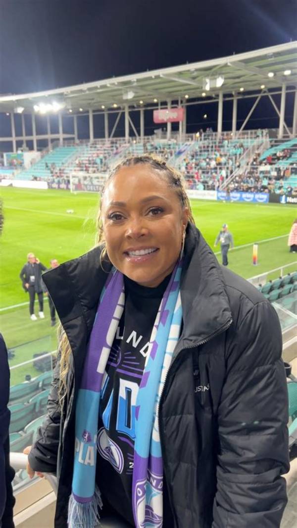 A Sportscasting Star in Her Own Right