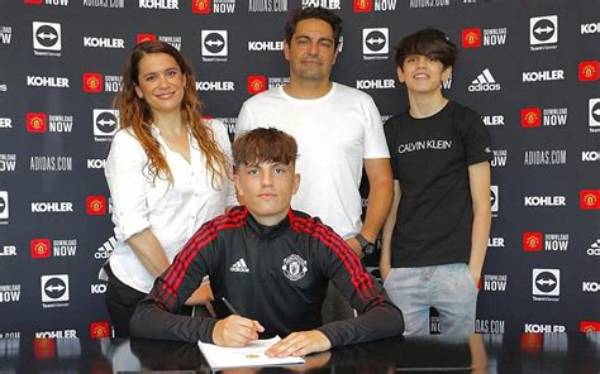 Alejandro Garnacho's Parents' Role in His Rise