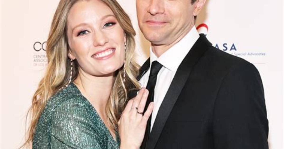 Ashley Hinshaw’s Wiki Biography. Topher Grace’s Wife Net Worth