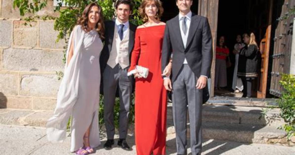 Discover How Many Sisters Carlos Sainz Has and the Unseen Family Dynamics