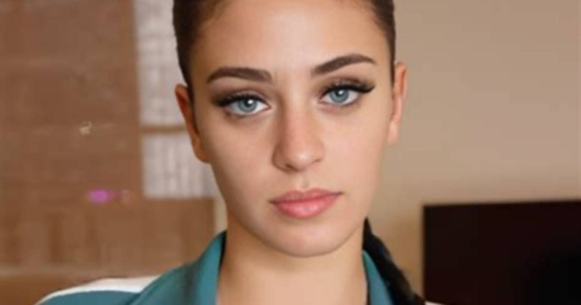 Discover the Cinematic Excellence of Camilla Araujo in "Se"