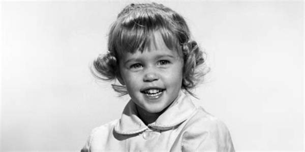 Exploring Her Journey from Child Star to Rising Actress