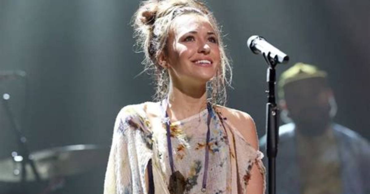 Exploring the Relationship Status of Lauren Daigle