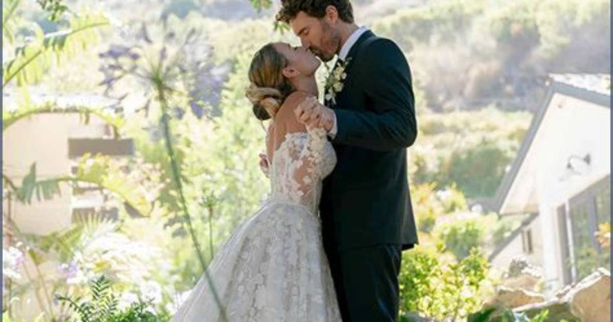 Exploring the Relationship Status of Tia and Tamera's Parents