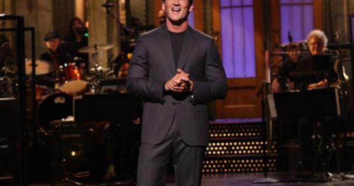 Miles Teller Pokes Fun at ‘Snl’ Casting Shakeup — as Peyton Manning — During Hosting Debut: Watch