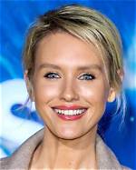 Nicky Whelan Height, Age, Who, Boyfriend, Biography, Wiki, Net Worth