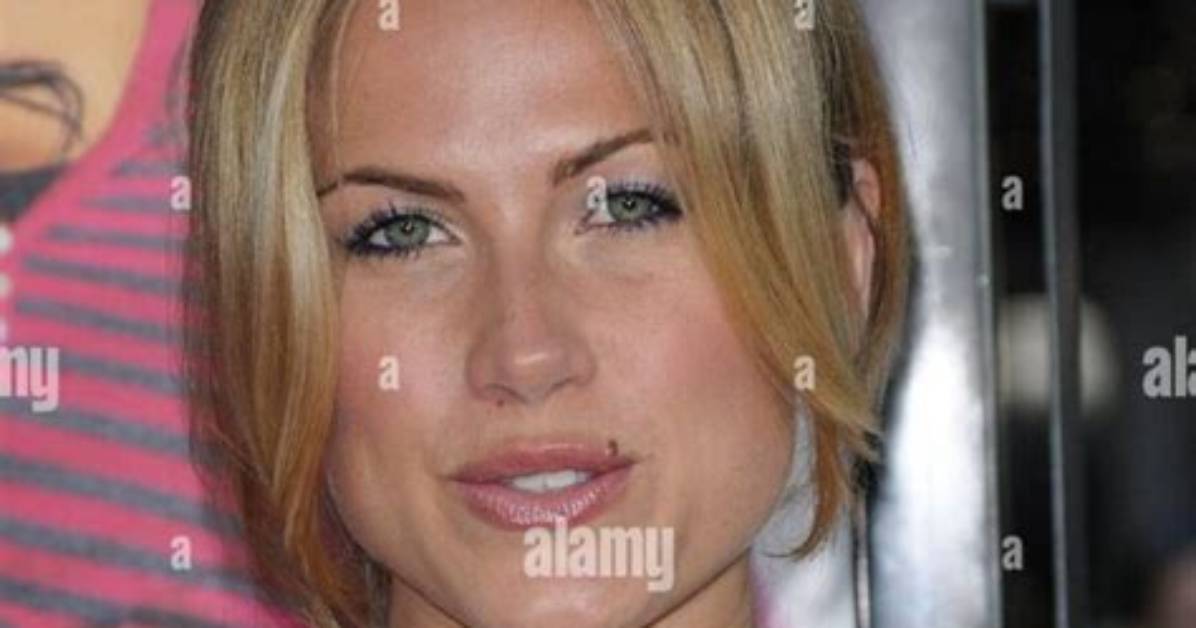 The Captivating World of Actress Vail Bloom: a Hollywood Starlet