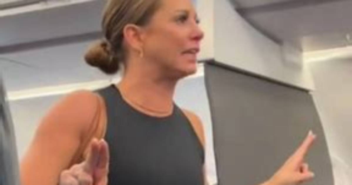 Tiffany Gomas, the ‘Crazy Plane Lady, ’ Issues Apology