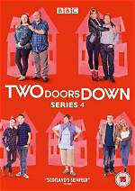 Two Doors Down’s Doon Mackichan Split Her Head Open in an Accident & Now Fans Wonder If That Led to a Stroke