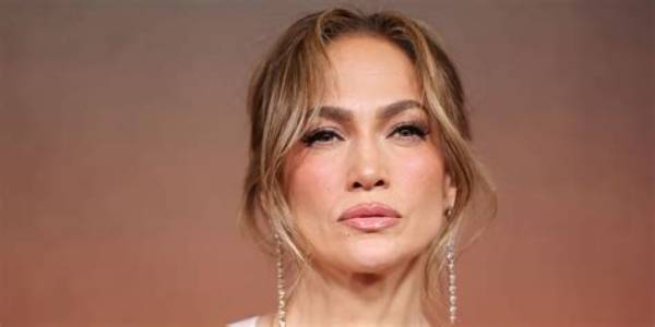 Uncover Jennifer Lopez's True Height: Secrets Revealed