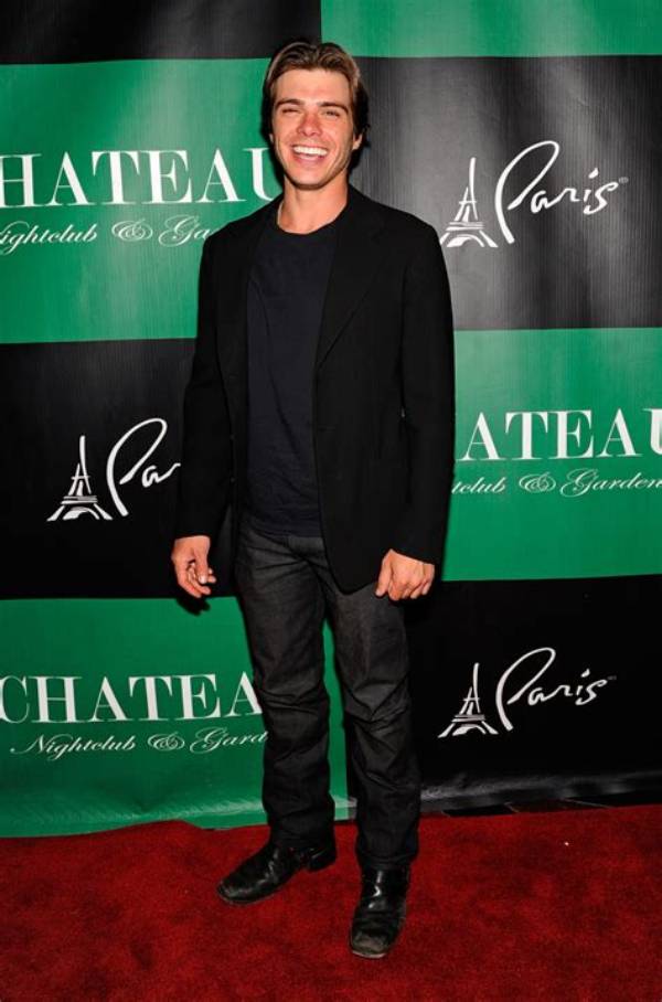 Unraveling the Intriguing Influence of Matthew Lawrence's Height