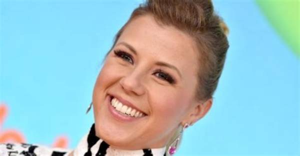Unveiling Jodie Sweetin's Musical Journey: Is She a Singer?