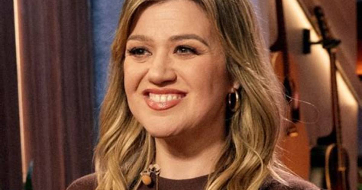 Unveiling Kelly Clarkson's Age: Discoveries and Insights