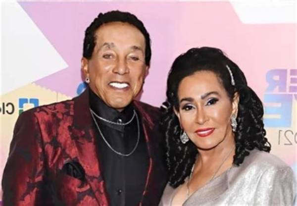 Unveiling the Extraordinary Woman Behind Smokey Robinson