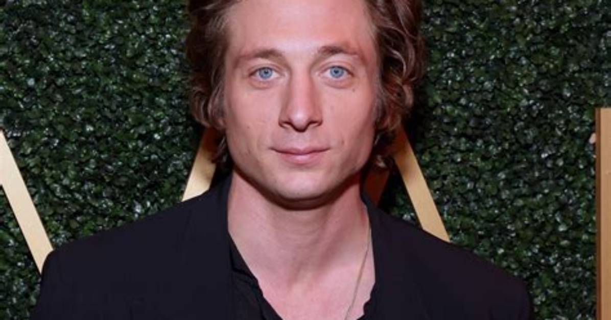 Unveiling the Fortune: Jeremy Allen White Net Worth