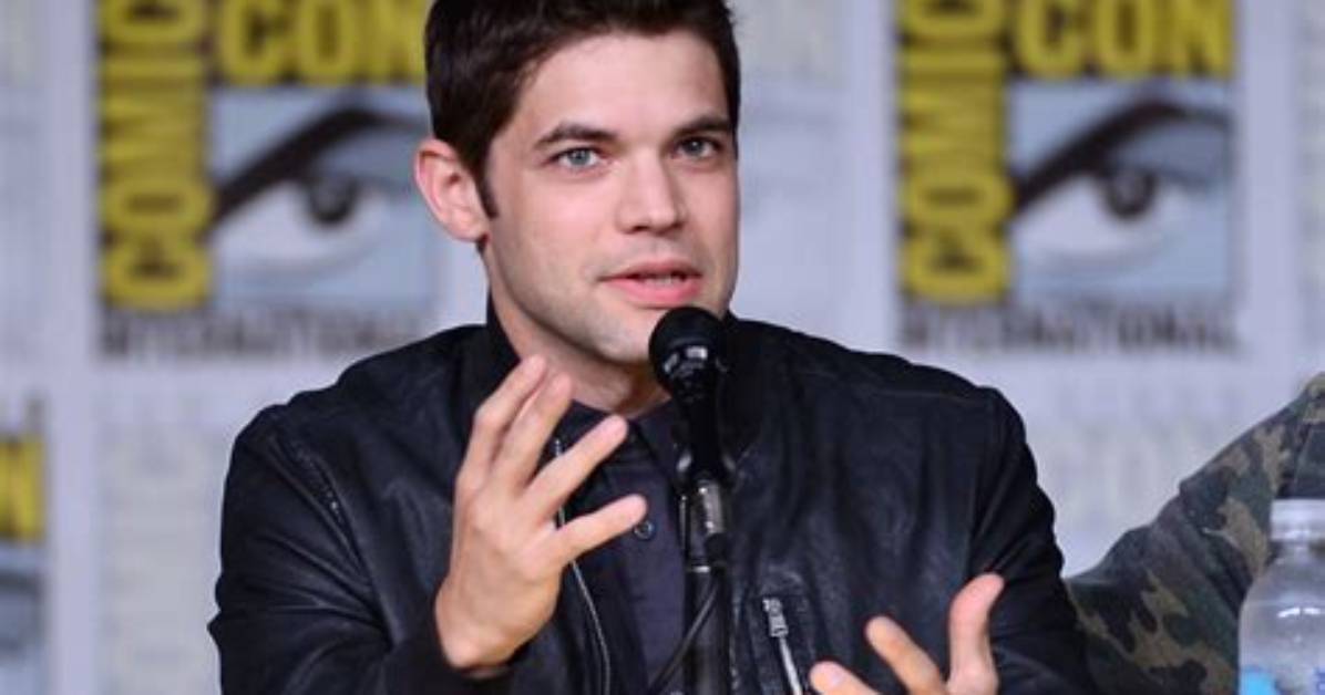 Unveiling the Height of Jeremy Jordan: Astonishing Revelations