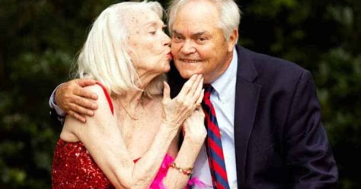 What Is Elizabeth Macrae Doing Now? Husband and Net Worth in 2022