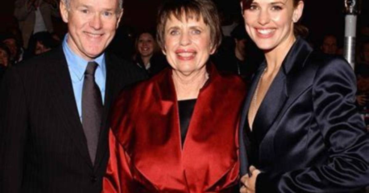 Who Are Julia Garners Parents? Julia Garner Biography, Parents Name and More