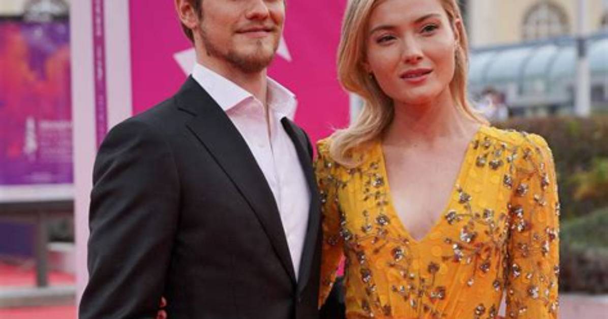 Who Is Skyler Samuels Dating in 2022? Boyfriend or Husband