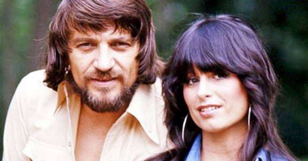 Who Was Waylon Jennings Married to When He Died? - in-Depth Insights