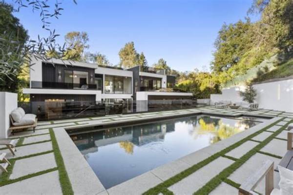Zach Goldsmith's Beverly Hills Mansion Purchase